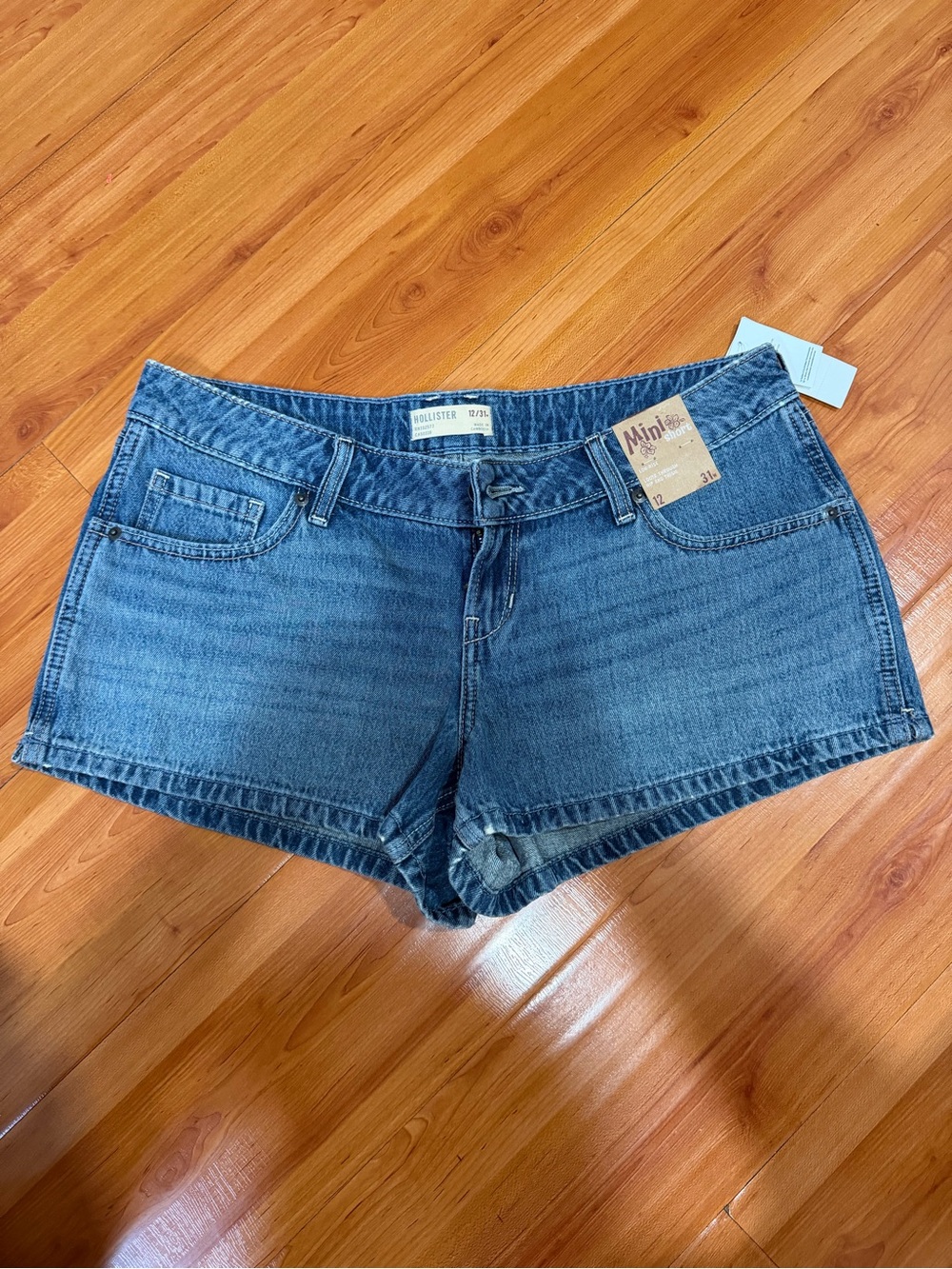 Hollister Short size 12 / W31